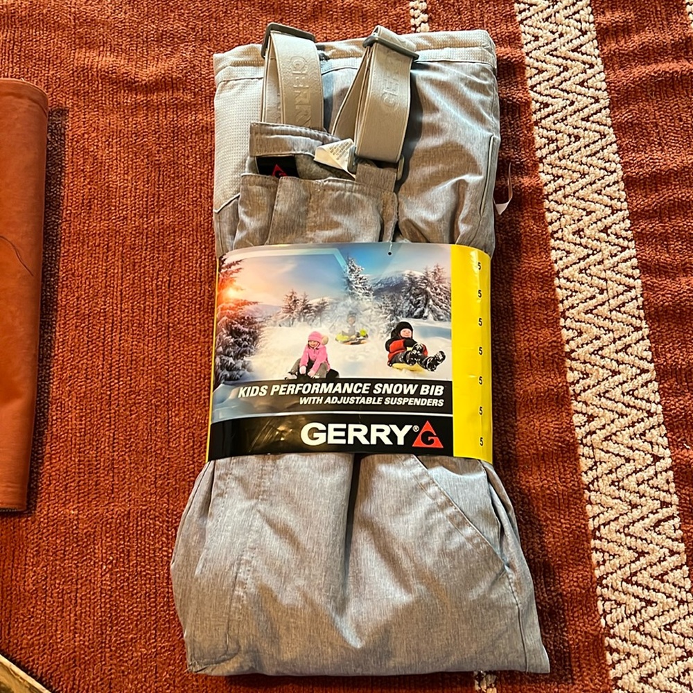 Kids size 5 snow bib suit.